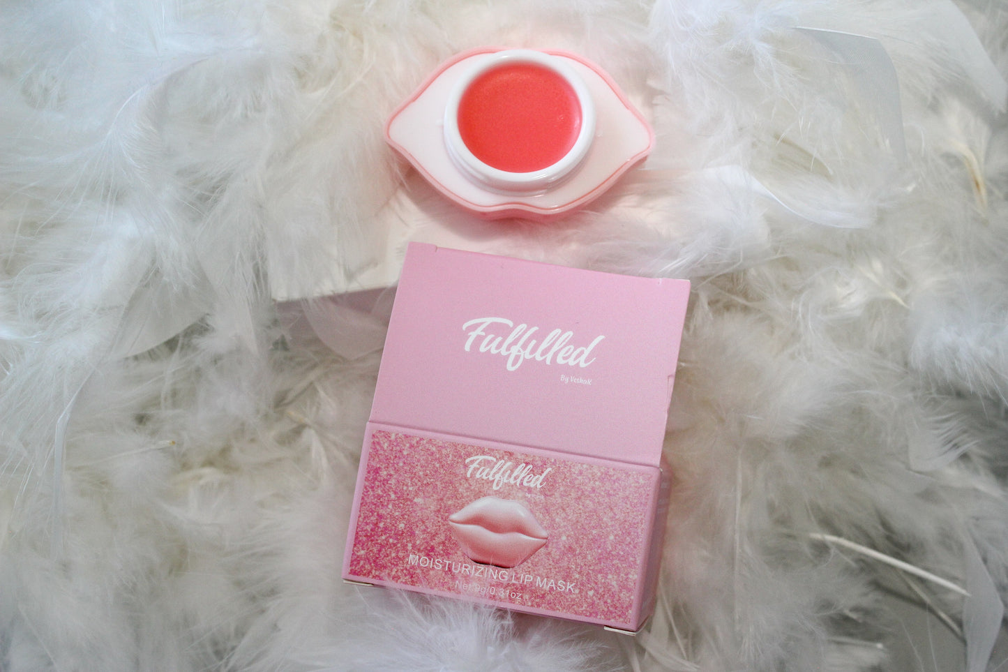 Moisturizing lip balm/mask